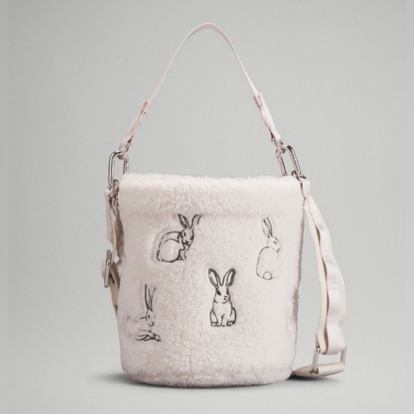 NWT lululemon athletica New Year Rabbit 🐰 Crossbody Bag & Bucket Hat S/M Set - Picture 3 of 7